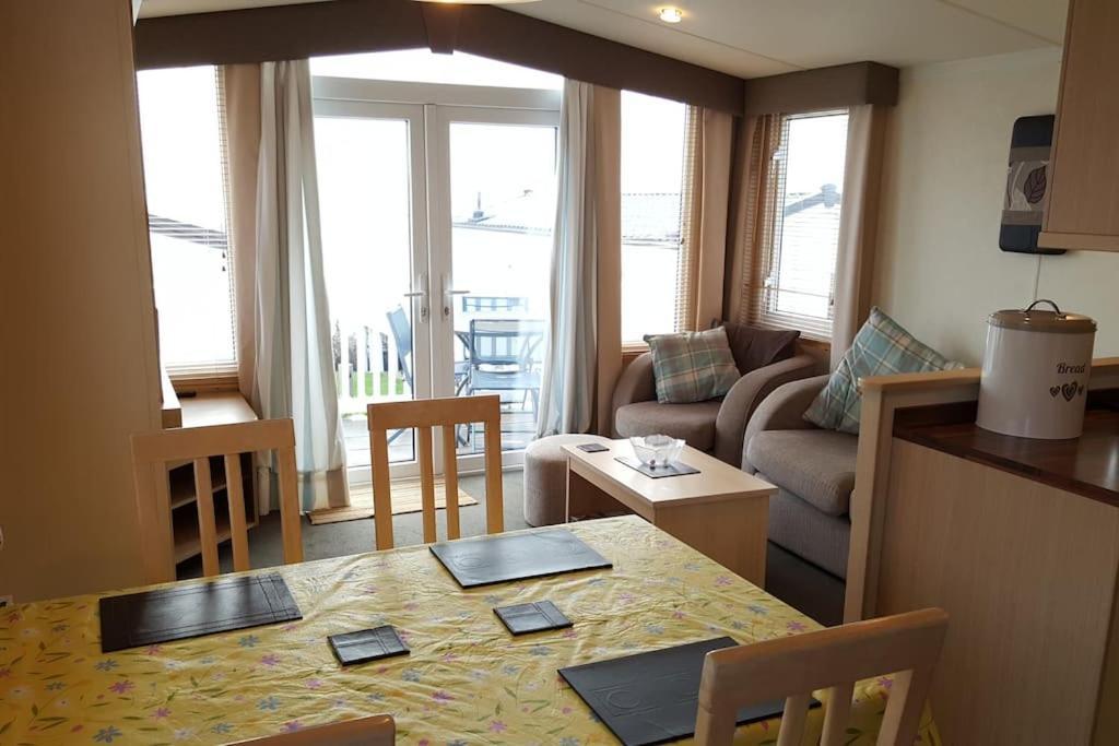 Cozy And Relaxing With Stunning Sea Views Appartement Lytchett Minster Buitenkant foto