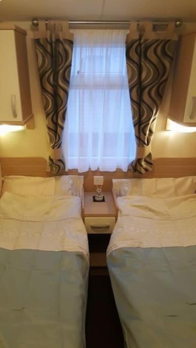 Cozy And Relaxing With Stunning Sea Views Appartement Lytchett Minster Buitenkant foto